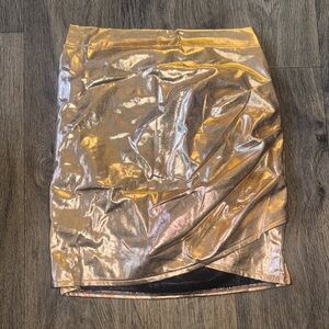 🏙️80’s Style Metalic Gold Skirt🏙️